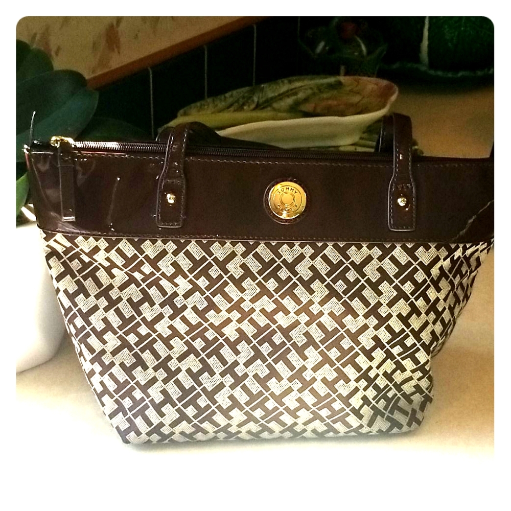 🅢︎🅐︎🅛︎🅔︎ Tommy Hilfiger Brown Tote / Purse